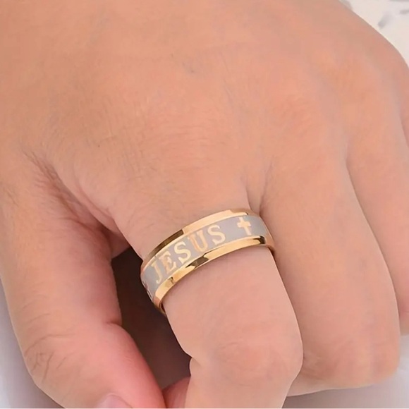 UNISEX/MENS JESUS WEDDING BAND RING/GIFT SZ 8 - Picture 3 of 5